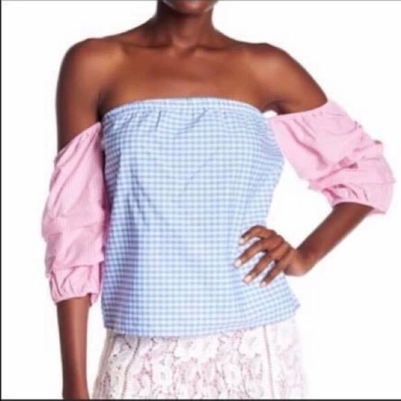 Romeo & Juliet Couture Tops - Romeo and Juliet Off the Shoulder Blouse- size M 3 for $20